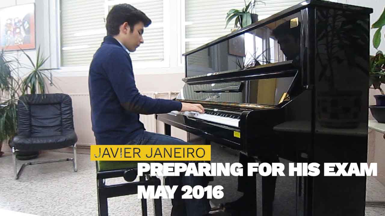 Javier Janeiro playing piano in May 2016.